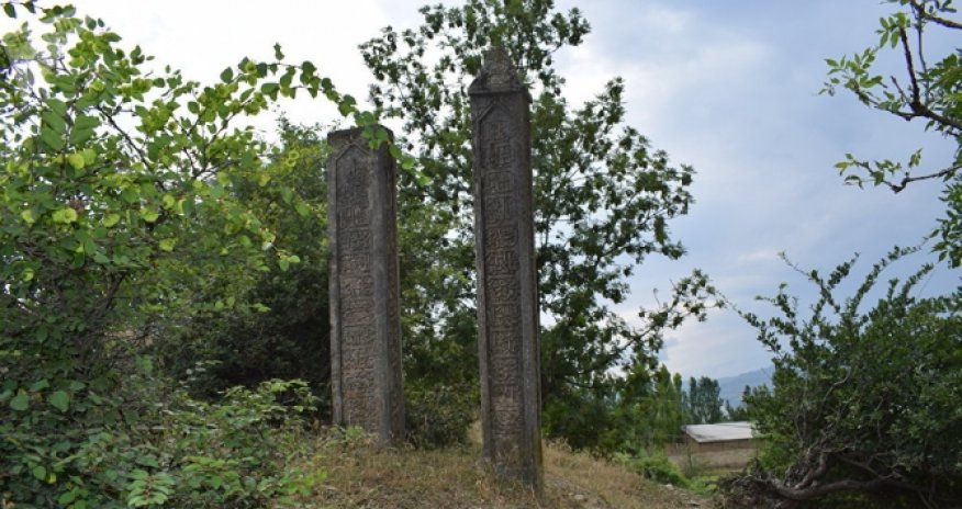 Azərbaycanda qeyri-adi qəbiristanlıq