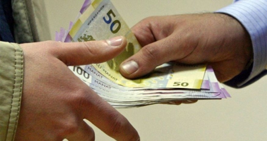 Azərbaycanda yüksək vəzifəli məmur rüşvət alarkən tutuldu 