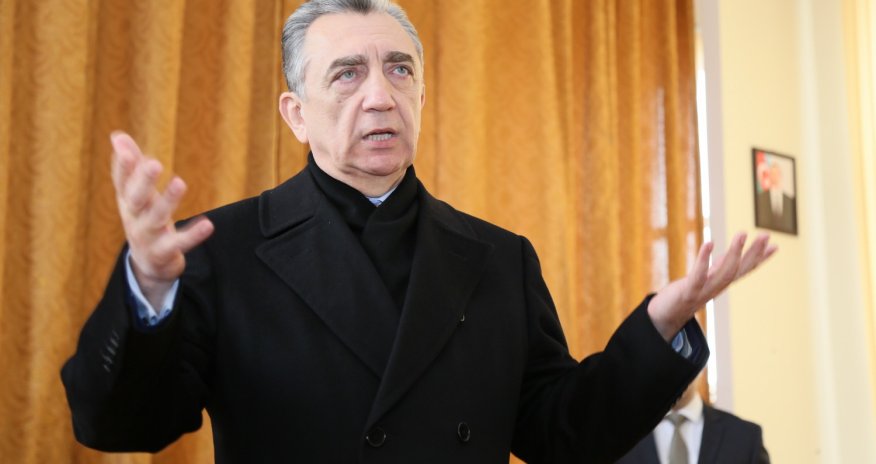 Eldar Əzizov onu vəzifəsindən AZAD ETDİ