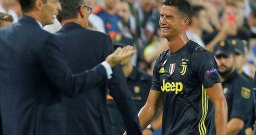 Ronaldu qırmızı vərəqə aldı və ağladı