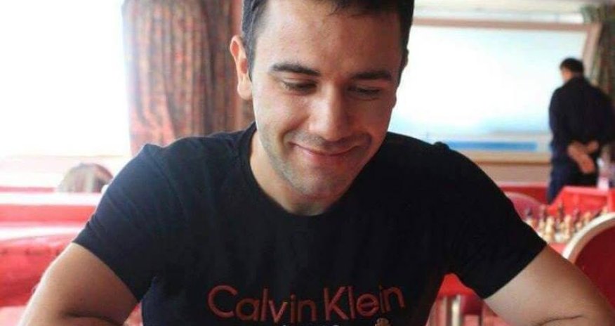 Ermənini diz çökdürən azərbaycanlı - VİDEO