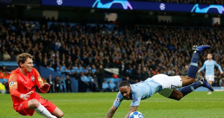 Çempionlar Liqasında hakimdən kobud səhv - VİDEO