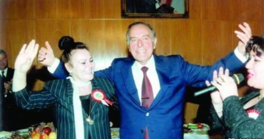 Amalya Pənahovanın Heydər Əliyevlə fotosu
