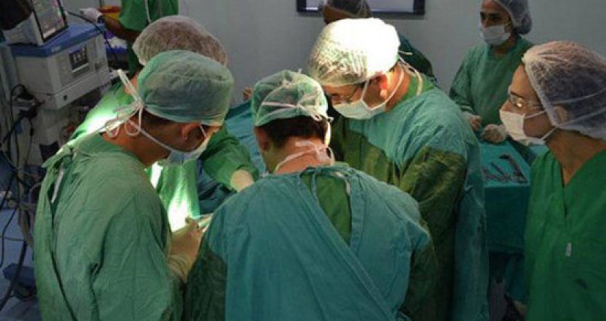 Azərbaycanlı aktrisa-model əməliyyata girdi, komaya düşdü - FOTO