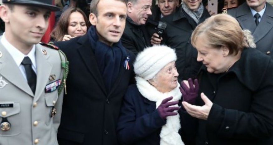 Во Франции Меркель перепутали с женой Макрона ВИДЕО