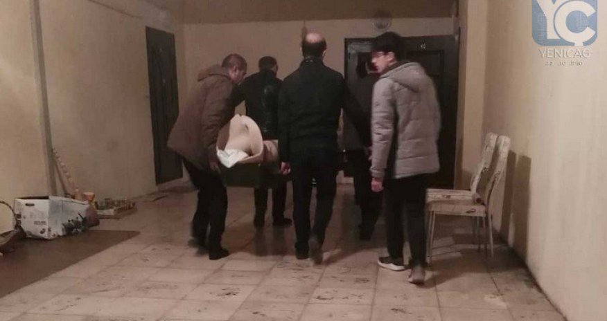 Azərbaycanlı müğənni ilə vida mərasimindən - FOTO/VİDEO