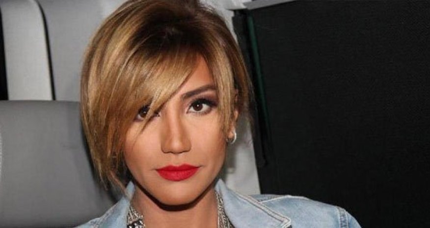 Röya səhnəyə belə çıxdı, qolu... (FOTO/VİDEO)