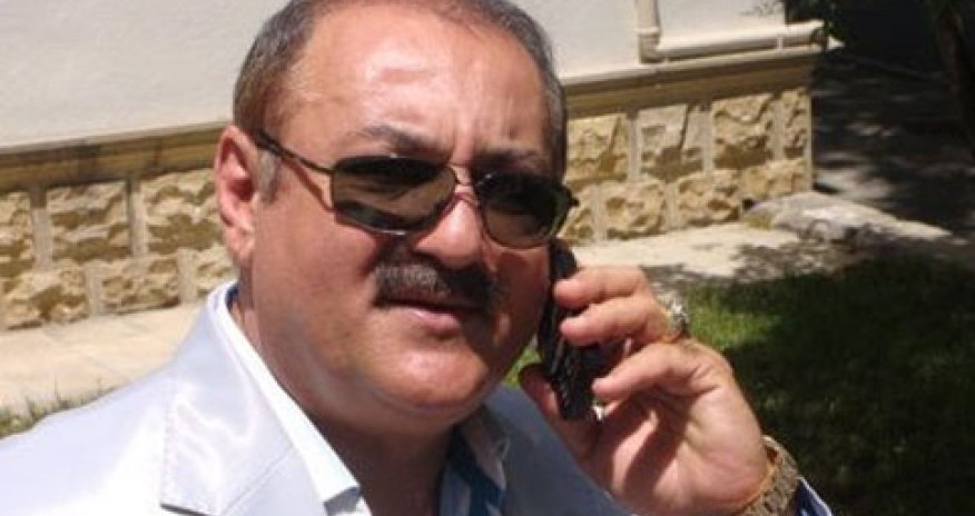 Tanınmış azərbaycanlı avtomatla restorana daxil olub - Tavanı atəşə tutub