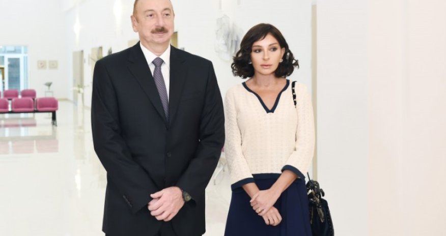 Prezident və birinci xanım yeni köçkün şəhərciyinin açılışında