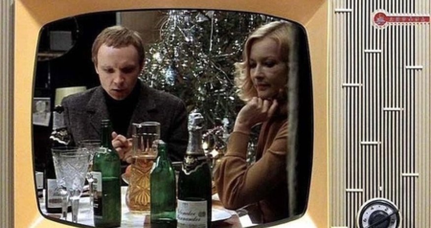 “Qəribə təsadüf və ya həmişə təmizlikdə” filminin qəribə hekayəsi: “Məgər, dövlət məmurları hamamda içki içmirlər? - FOTOLAR