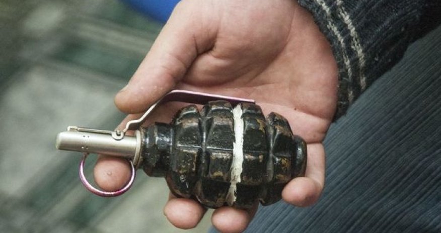 Azərbaycanda müəllim qumbara ilə özünü partlatdı