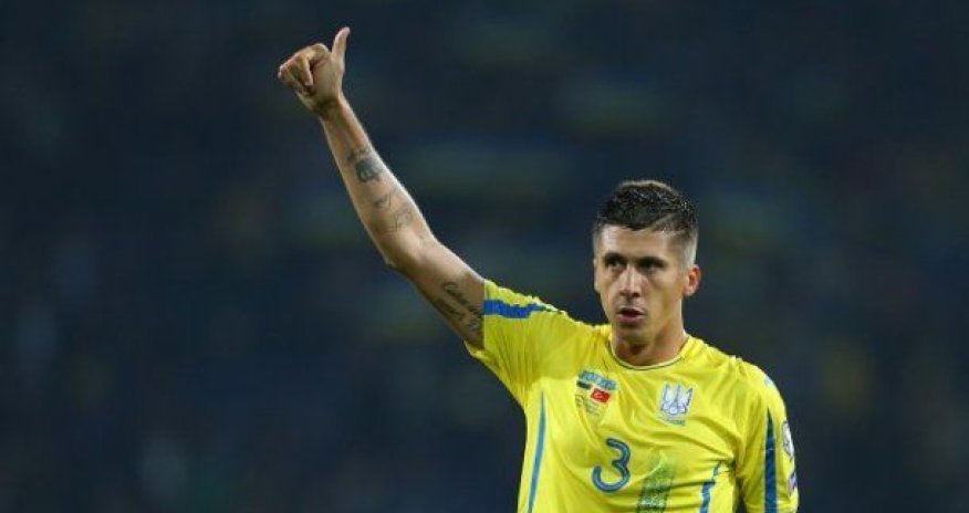 СМИ: Защитник сборной Украины не хочет в «Карабах»