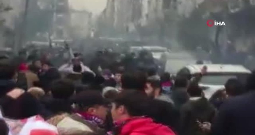 Fanatlar arasında kütləvi dava: 17 yaşlı gənc bıçalanaraq öldürüldü - ANBAAN VIDEO