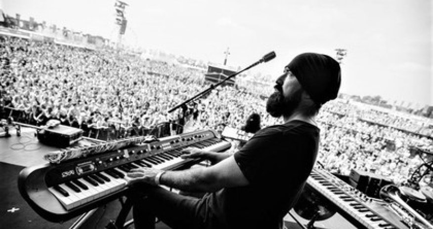 Умер вокалист группы Walk off the Earth
