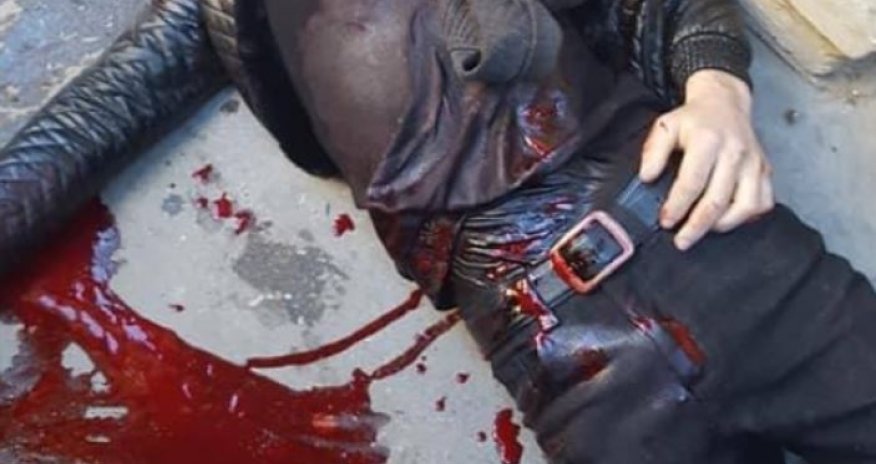 Metronun qarşısında ürəyindən vurulan gənc tələbədir - Hadisə yerindən VİDEO