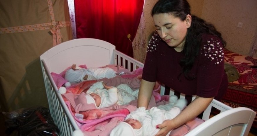 Мехрибан Алиева  помогла семье с новорожденной тройней – ФОТО+ВИДЕО