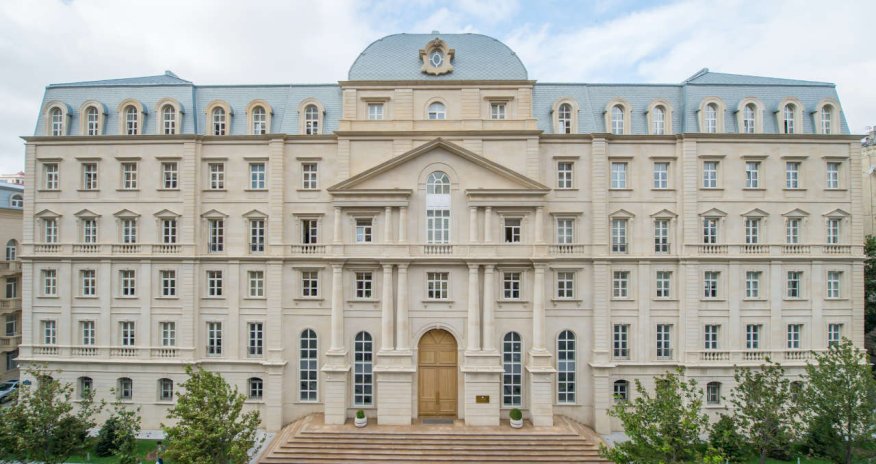 Azerbaijan's Finance Ministry to auction manat bonds