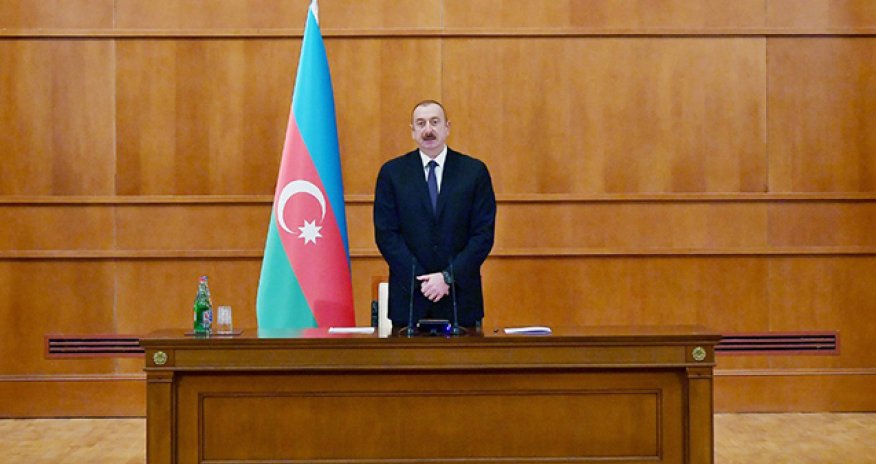 İlham Əliyev Prezident Sarayında şəhid ailələriylə görüşdü