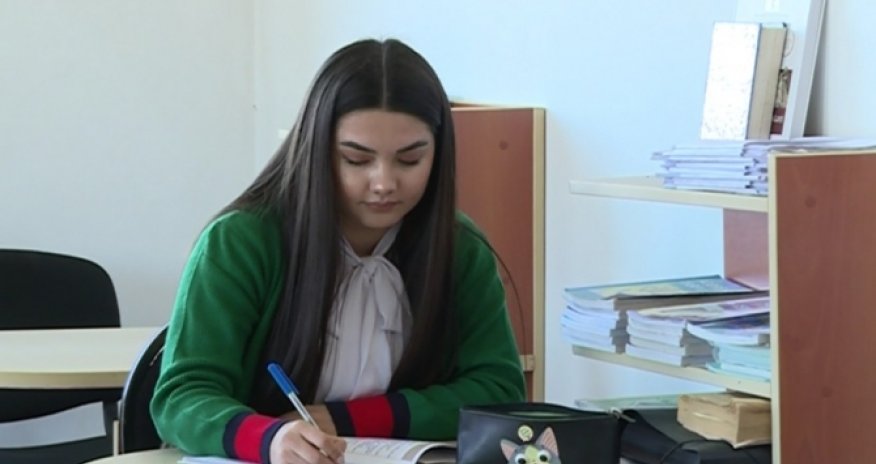 Qubanın dağ kəndində müəllim işləyən bu bakılı qızı siz də tanıyın - VİDEO