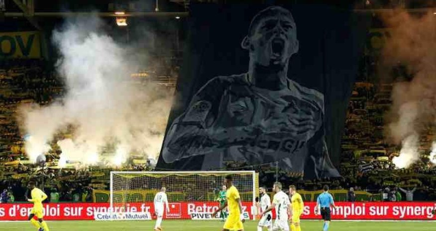 Emiliano Salanın nömrəsi əbədiləşdirildi