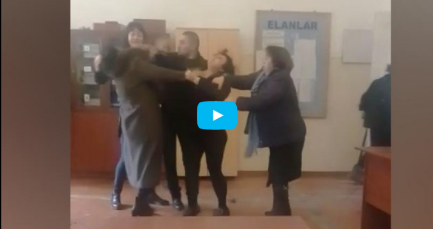 Azərbaycanda məktəbdə biabırçılıq: Direktorla valideyn saçyolduya çıxdı – VİDEO