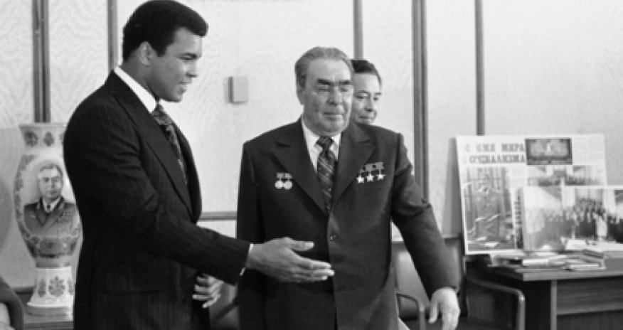 Sülhpərvərliyinə görə titulları əlindən alınan, sonra böyük hörmət qoyulan boksçu... – Məhəmməd Əlinin həyat yolu