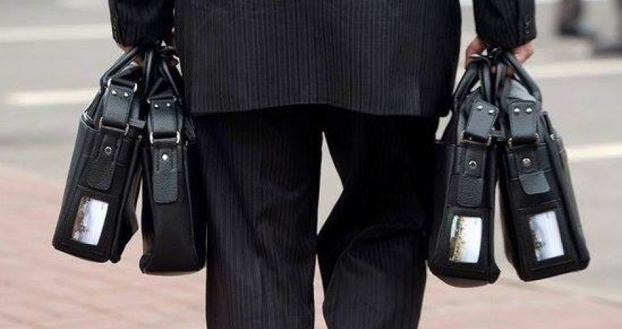 Yüksək vəzifədə olan deputatlar – Onların arasında dörd vəzifə daşıyanı var da var