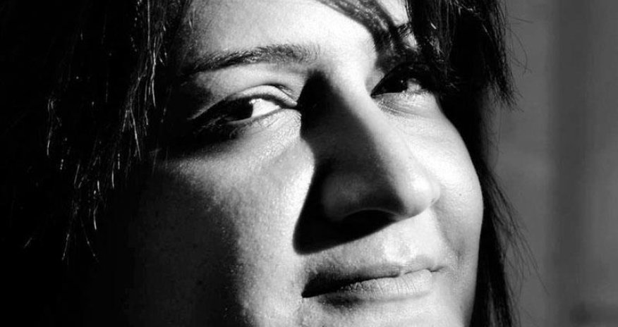 Azərbaycanlı şairədən erotik şeir: Tələsmə, asta-asta... - FOTO