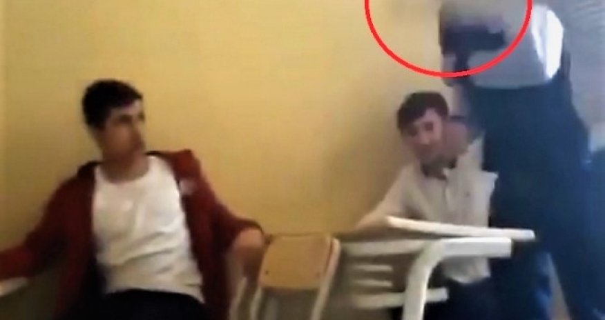 В одной из школ Баку учитель зверски избил учащегося - ВИДЕО