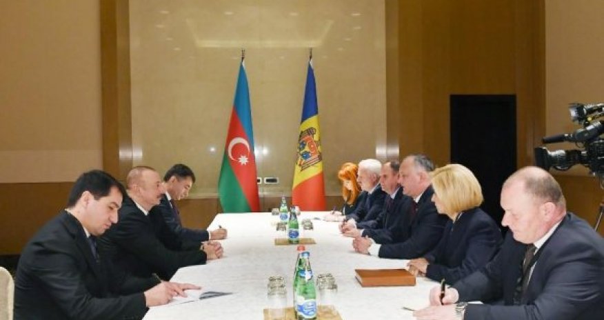 Игорь Додон на переговорах с Ильхамом Алиевым