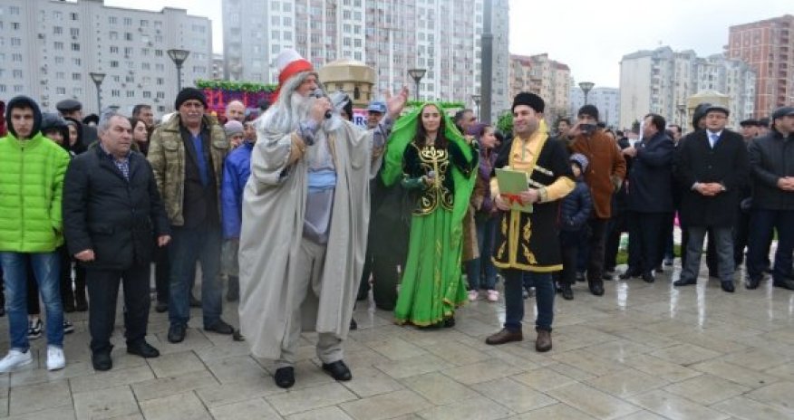 Bakı Novruzu belə qeyd edir