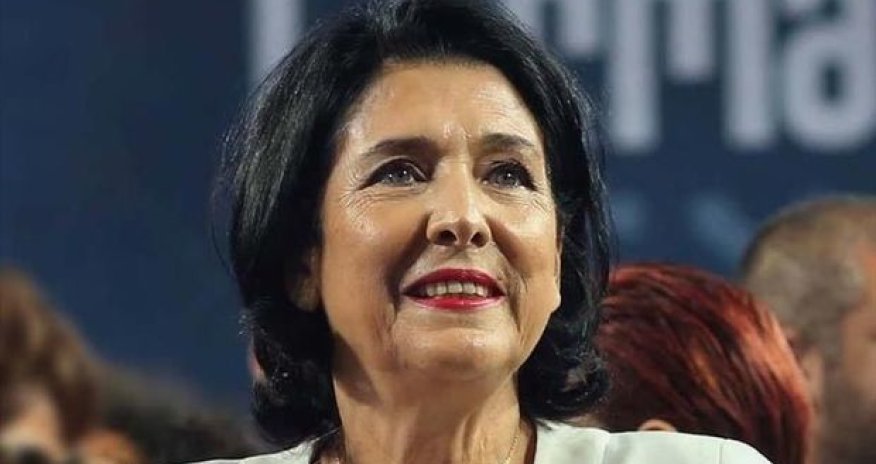 Zurabişvili azərbaycanlılarla rus dilində danışmaqdan imtina etdi