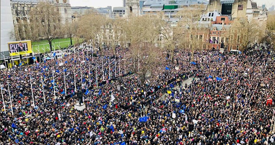 Londonda 1 milyon insan küçələrə çıxdı - FOTOLAR