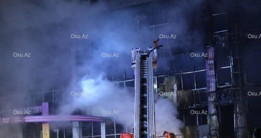 Пожар в бакинском ТЦ все еще тушат - ФОТО/ВИДЕО