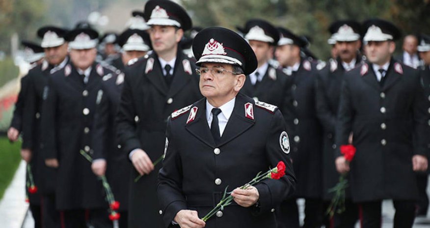 DTX-nin kollektivi Heydər Əliyevin məzarını ziyarət etdi - FOTO