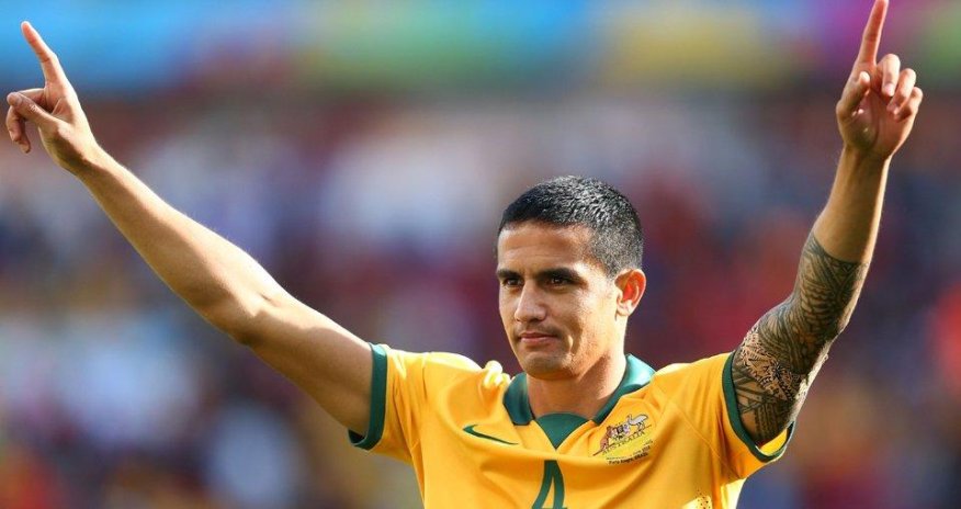 Məşhur futbolçu karyerasını bitirdi