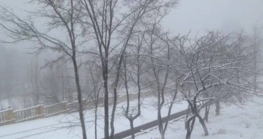 В Шемахе идет снег - ВИДЕО