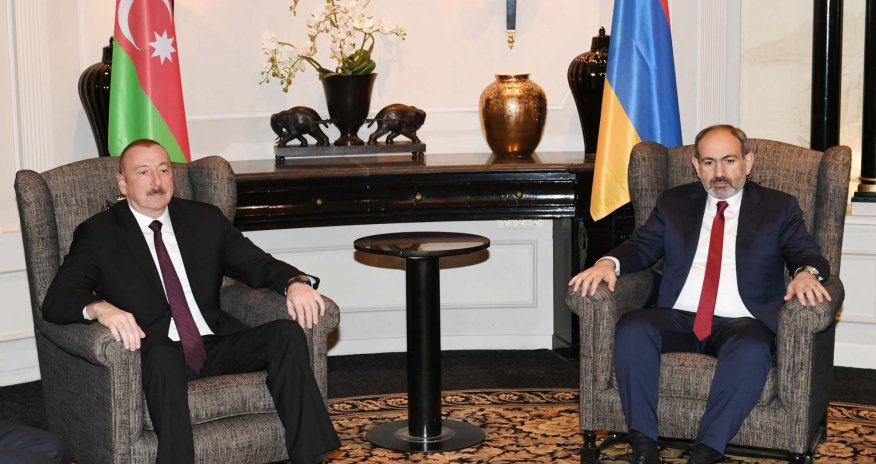 Meeting of Azerbaijani president, Armenian prime minister kicks off