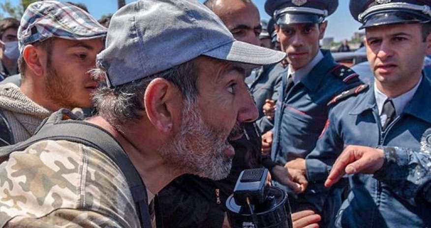 Politoloq: Ermənistan “xoruzlanır”, vəziyyətin ağası isə Azərbaycandır