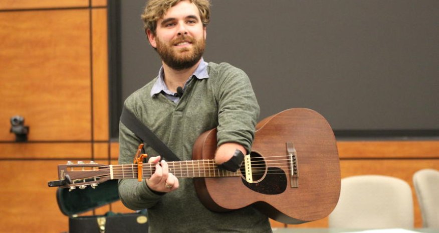 ABŞ Səfirliyi Amerikalı Müğənni-Bəstəkar Toni Memmelin Səfərinə Sponsorluq Edir