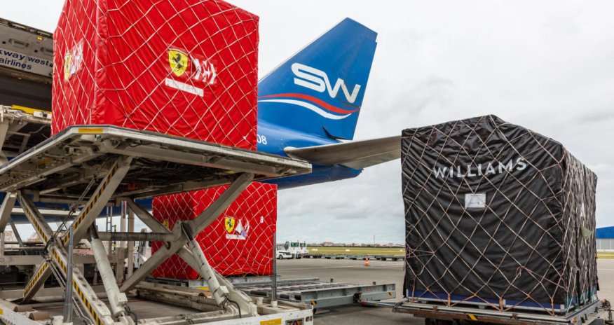 “Formula-1” Azərbaycan Qran-Prisinin bolidləri Bakıya gətirilib