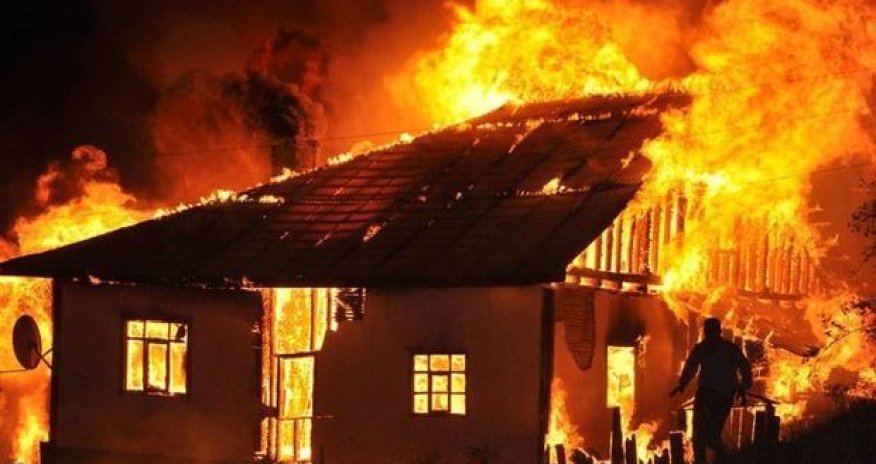 В Баку сгорел дом: есть погибший