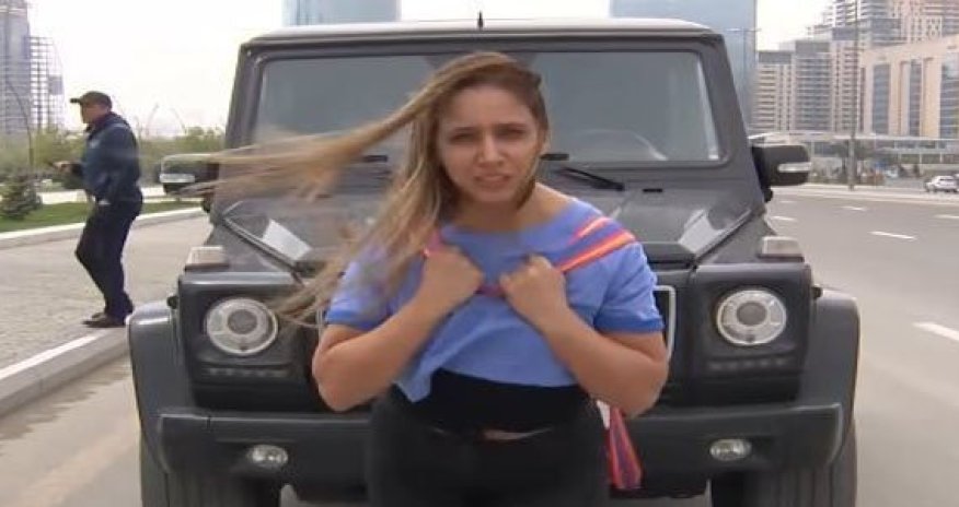 Azərbaycanlı xanım iki tonluq avtomobili yerindən tərpətdi - VİDEO