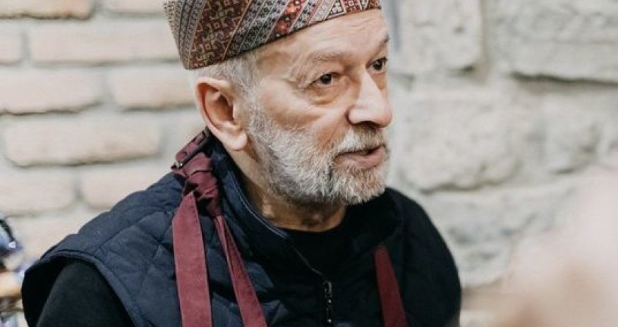 Мир Теймур Мамедов рассказывает правду об истории башни крепостной стены Ичеришехер