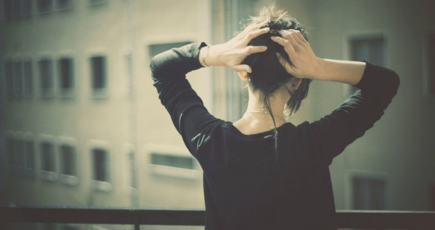 В Баку предотвращена попытка суицида