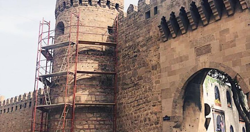 Qoşa Qala qapıları bərpa olunur