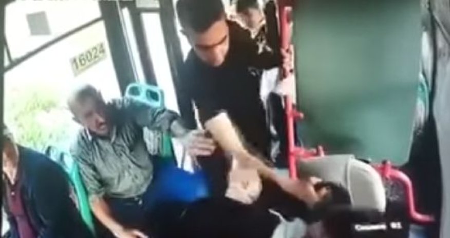 Bakıda avtobus sürücüsünü döydülər - VİDEO