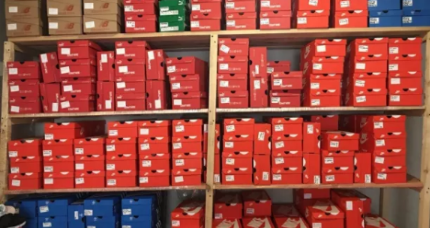 В Баку мужчина украл женскую обувь на 40 тысяч манатов