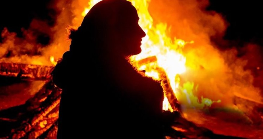 В Гейгеле подожгли женщину