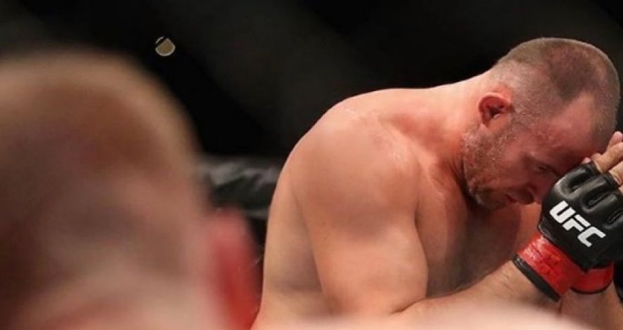 Боец UFC «задушил» соперника